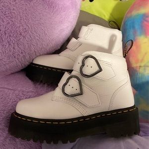 White Devon heart buckle dr.martens
